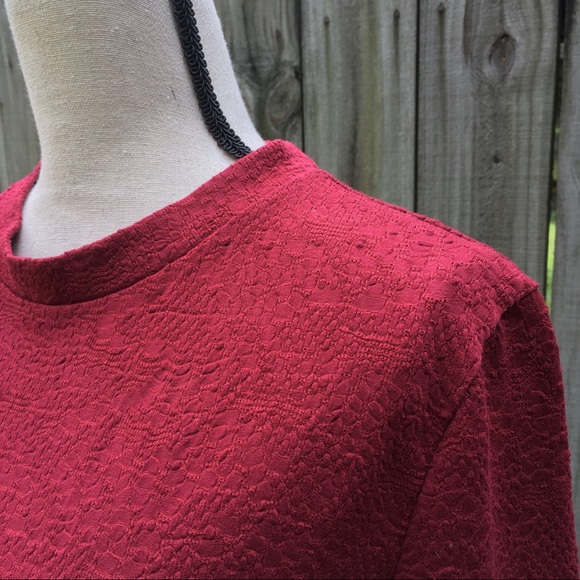 Trouve · Red Half Sleeve Textured Top Sz L - Picture 5 of 8